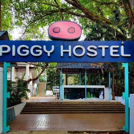 Piggy Calangute By Urban Nomads - Dorms & Pvt Rooms GOA Exterior foto