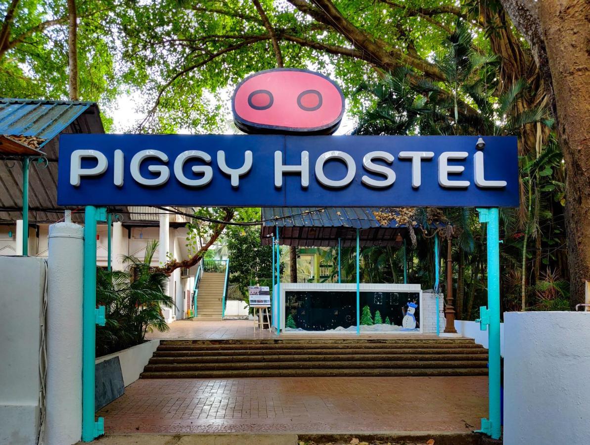 Piggy Calangute By Urban Nomads - Dorms & Pvt Rooms GOA Exterior foto